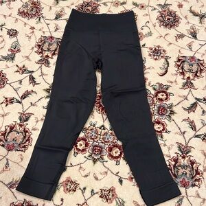 Women’s Lululemon Cropped Leggings Extra Support Thick Material Size 4